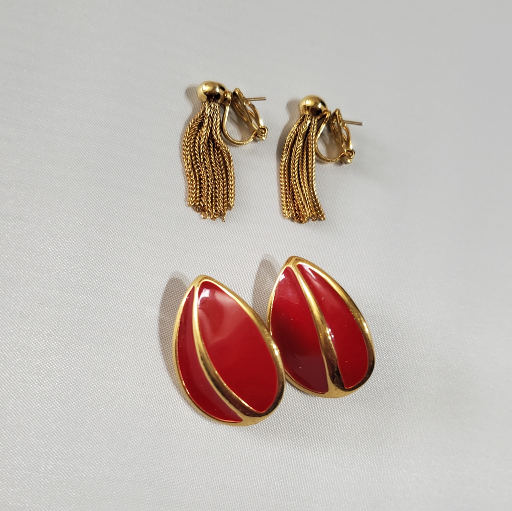 Bundle Of 2 Pair Of Napier Pierced Earrings 13$